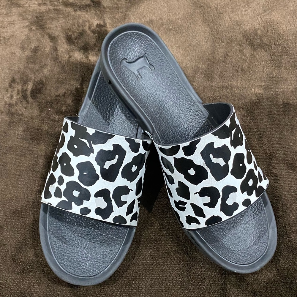 Goats by Renee slides animal print size 13 kid